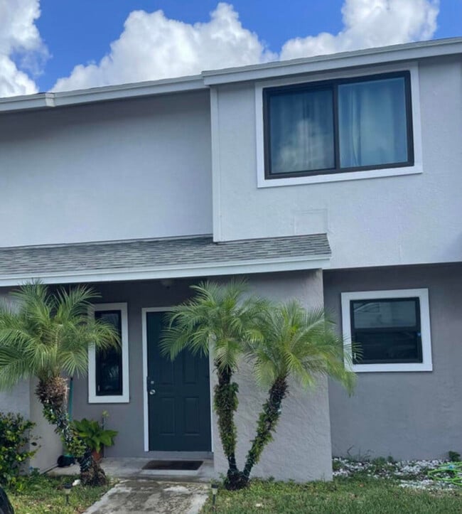 property at 3604 Inlet Cir