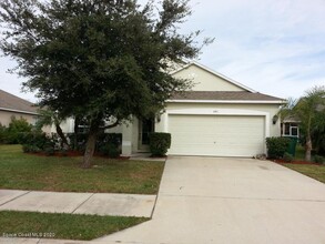 841 Cressa Cir in Cocoa, FL - Building Photo - Building Photo