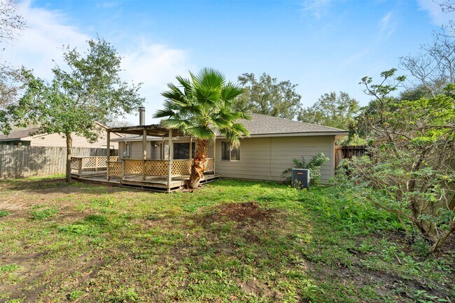 119 Wood Hollow Dr in League City, TX - Building Photo - Building Photo