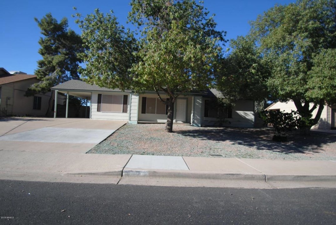 1358 N Ashland in Mesa, AZ - Foto de edificio