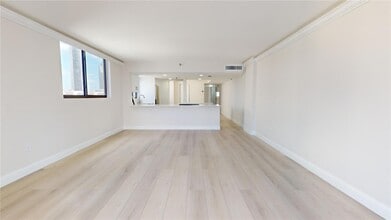 17878 N Bay Rd, Unit 407 in Sunny Isles Beach, FL - Building Photo - Building Photo