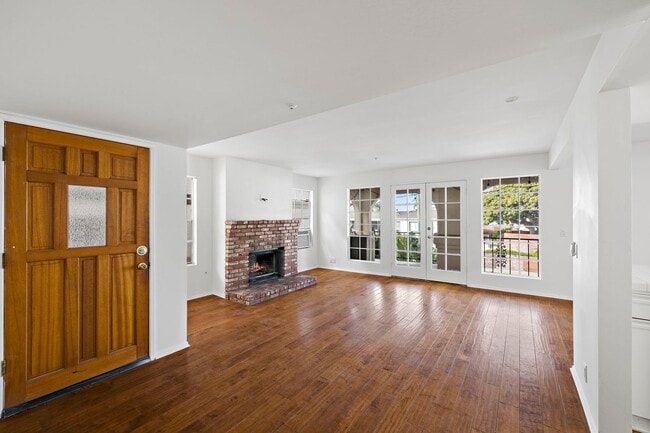 501 Avenida Victoria in San Clemente, CA - Building Photo - Building Photo