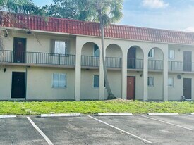 6054 Forest Hill Blvd in West Palm Beach, FL - Building Photo