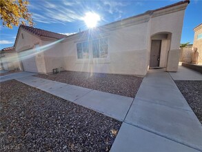 625 Blossom Berry Ct in North Las Vegas, NV - Foto de edificio - Building Photo