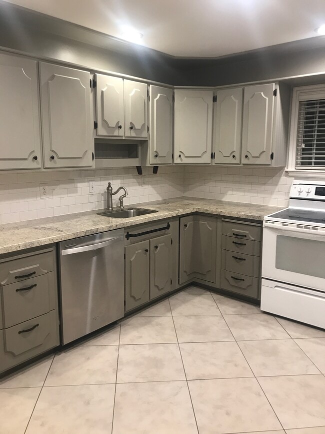 property at 1615 E Harrison Ave