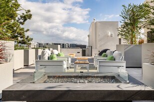 Wetherly Hills in Los Angeles, CA - Building Photo