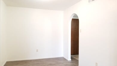 524 Merrill Dr in Clovis, NM - Building Photo - Building Photo