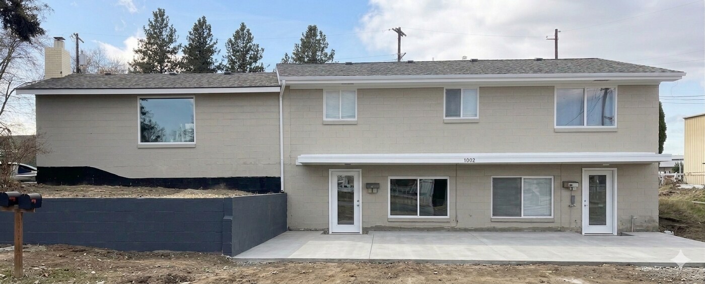 702 S 1st Ave, Unit B in Yakima, WA - Foto de edificio