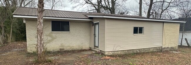 106 Elm St in Booneville, MS - Building Photo - Building Photo