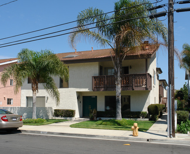 5071 Dunbar Ave in Huntington Beach, CA - Building Photo - Building Photo