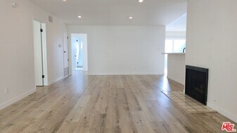 1650 S Bentley Ave in Los Angeles, CA - Building Photo