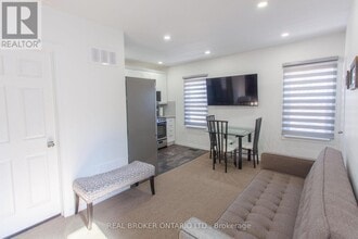 231 Front St S in Orillia, ON - Building Photo - Building Photo