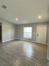 833 Chantilly St E in Lehigh Acres, FL - Building Photo - Building Photo