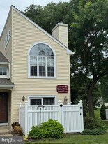 23 Powell Ct in Hightstown, NJ - Building Photo