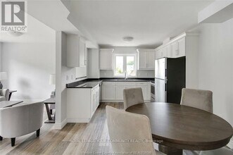 204-204 Beechwood Dr in Lakeshore, ON - Building Photo - Building Photo