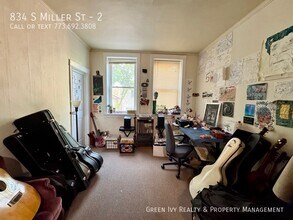 834 S Miller St in Chicago, IL - Building Photo - Building Photo
