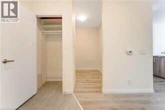 104 Garment St in Kitchener, ON - Building Photo - Building Photo