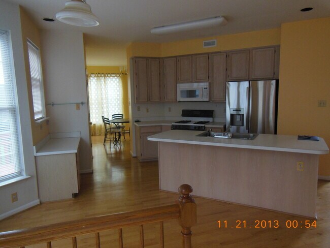 11151 Yellow Leaf Way in Germantown, MD - Building Photo - Building Photo