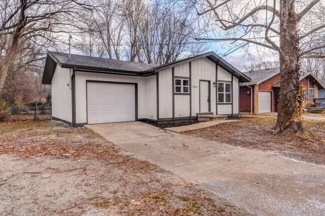 2941 W Pacific St in Springfield, MO - Building Photo - Building Photo