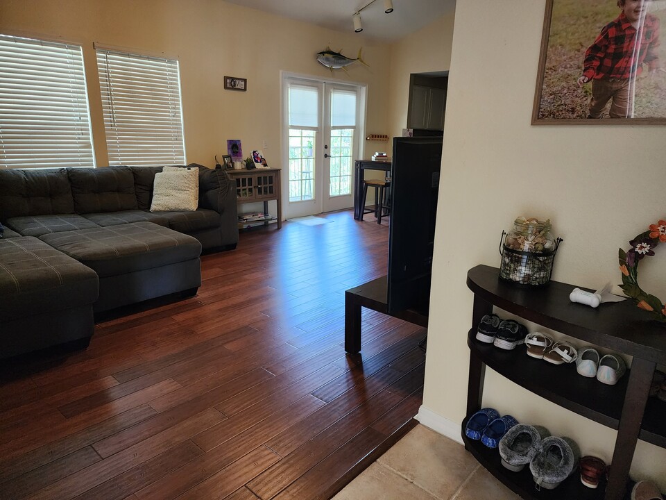 4833 SW 91st Ter in Gainesville, FL - Foto de edificio