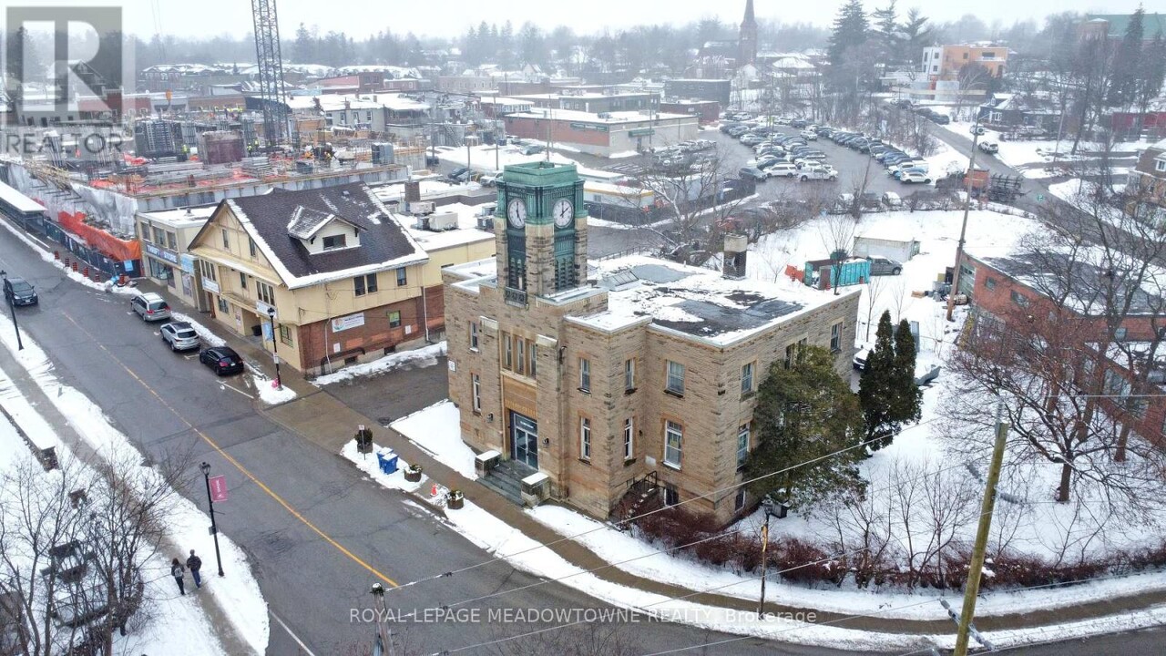 70-70 Mill St in Halton Hills, ON - Building Photo