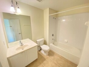 STONEBRIDGE LAKES 3 bed 2 1/2 bath in Orlando, FL - Foto de edificio - Building Photo
