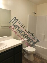 1748 N Irma St in Visalia, CA - Building Photo - Building Photo