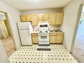 102 Carter Sells Rd in Johnson City, TN - Foto de edificio - Building Photo