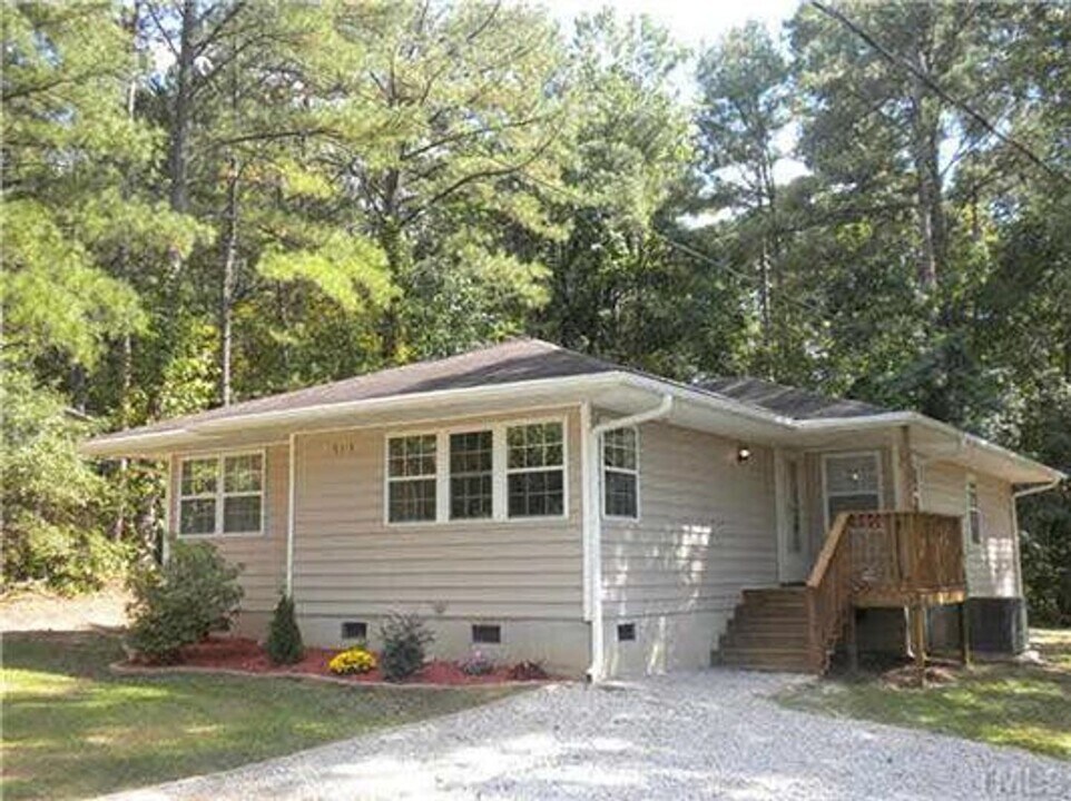 914 Medina St in Durham, NC - Building Photo