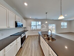 8393 Merlin Dr in Sunbury, OH - Building Photo - Building Photo