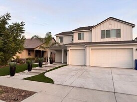 15521 Cole Brk Ct in Bakersfield, CA - Building Photo