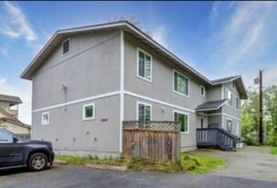 3404 Thompson Ave in Anchorage, AK - Building Photo