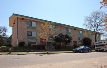 Kentucky Courts Apartments in Washington, DC - Building Photo - Building Photo