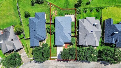1805 Jasmine Hollow Ln in Pearland, TX - Foto de edificio - Building Photo