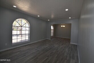 1624 Vista Real Dr in El Paso, TX - Building Photo - Building Photo