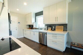9906 Harwell Dr in Dallas, TX - Building Photo - Building Photo