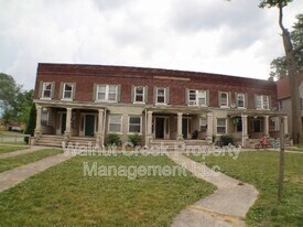 2105 E 31st St in Lorain, OH - Building Photo