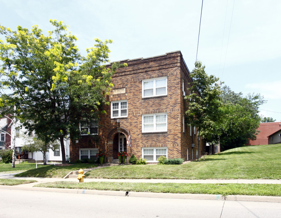 1196 E State St in Salem, OH - Building Photo