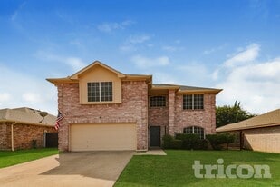 1505 Yellowbird Ct in Desoto, TX - Building Photo