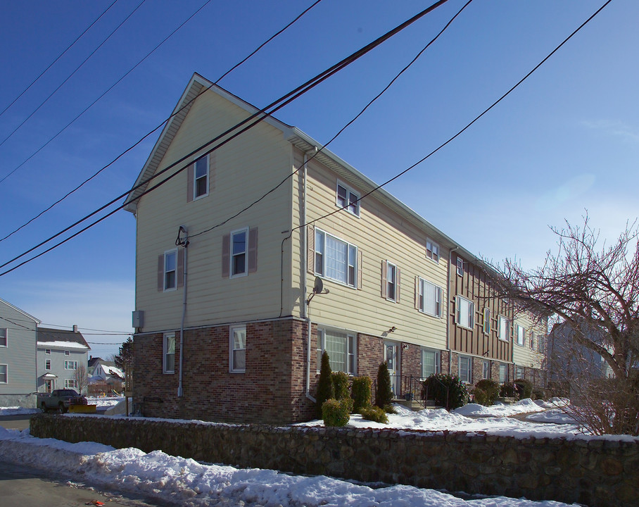 6-22 Carver St in Fall River, MA - Building Photo