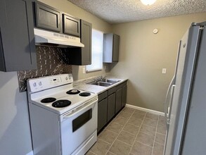 15525 Tampa Rd in St. Robert, MO - Foto de edificio - Building Photo