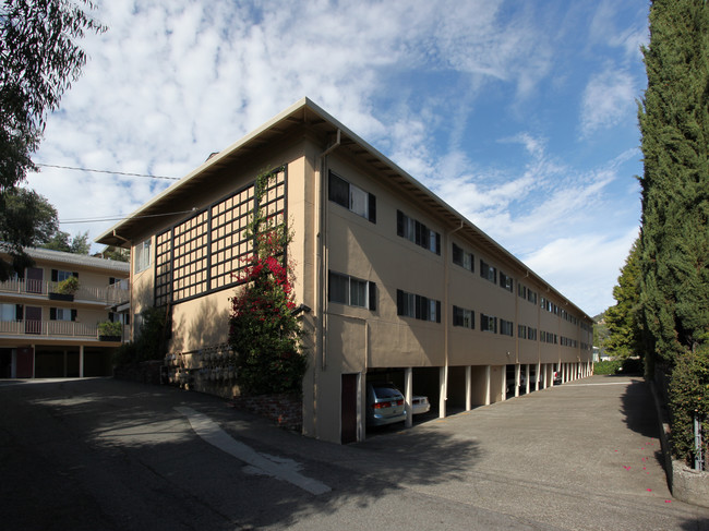 D Street Apartments in San Rafael, CA - Building Photo - Building Photo