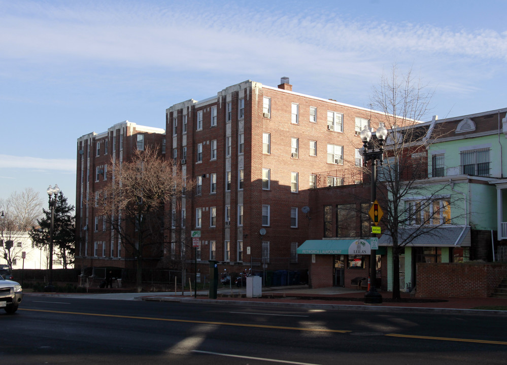 Taylor Towers in Washington, DC - Building Photo