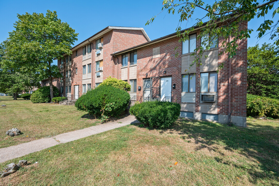 10 Henderson Dr, Unit A in East Hartford, CT - Foto de edificio