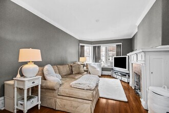 212 N Oak Park Ave in Oak Park, IL - Building Photo - Building Photo