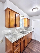 6406 Guadalupe St in Houston, TX - Building Photo - Building Photo