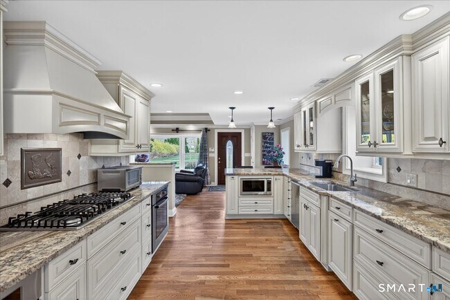 236 Clintonville Ln in North Haven, CT - Building Photo - Building Photo