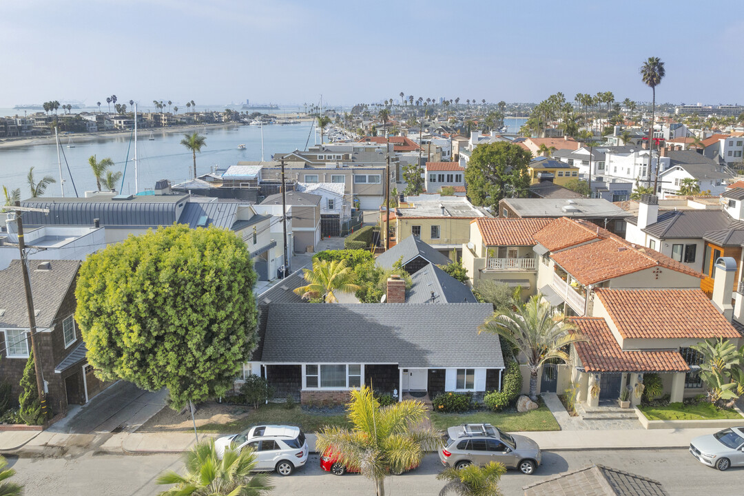 21 Sicilian Walk in Long Beach, CA - Building Photo