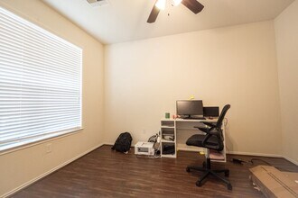 1414 S Maple Dr in Katy, TX - Building Photo - Building Photo