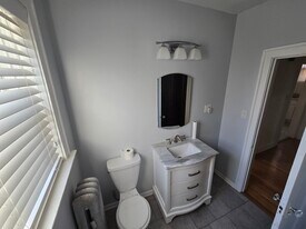 7846 S Cregier Ave, Unit 3 in Chicago, IL - Building Photo